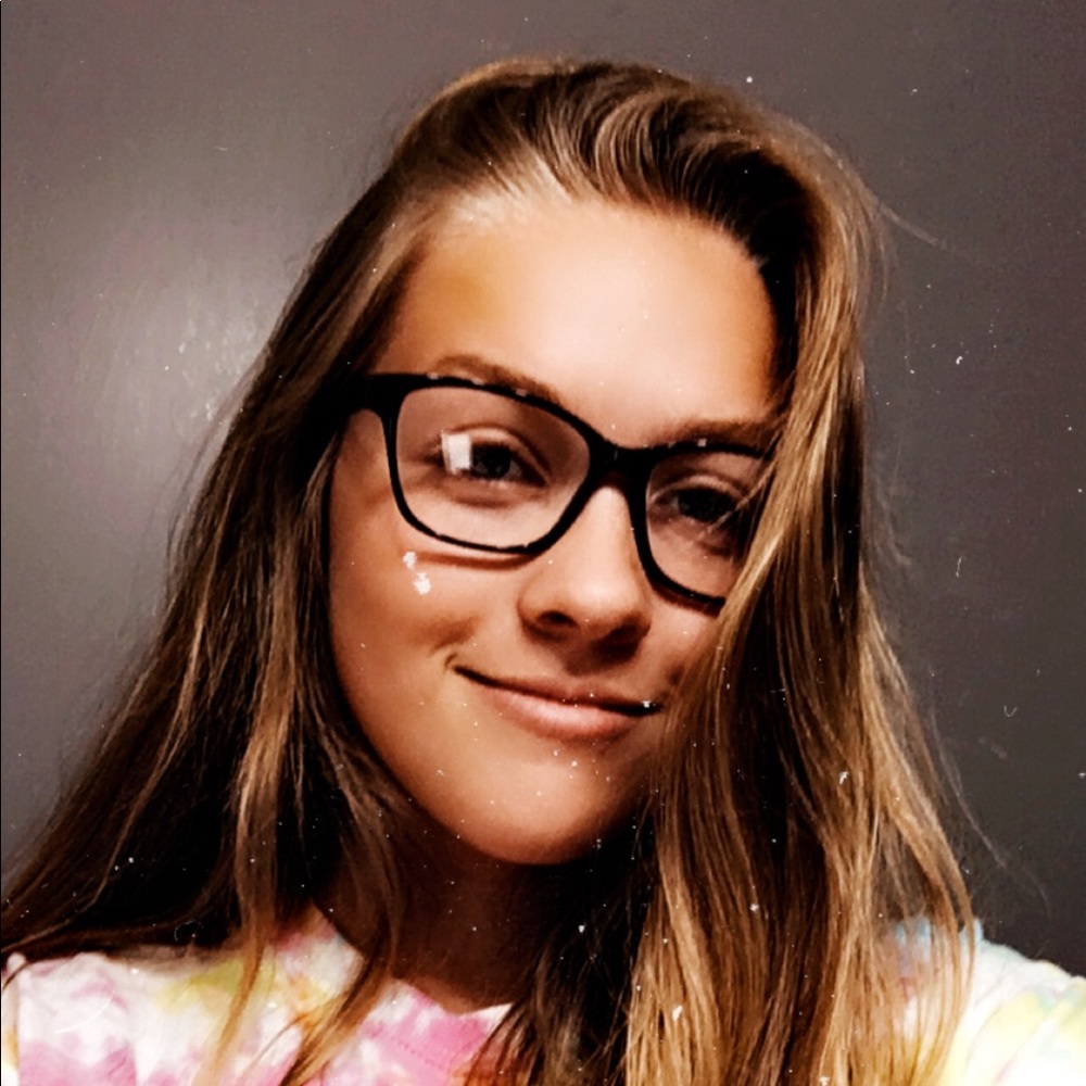 Meet your Posher, Olivia